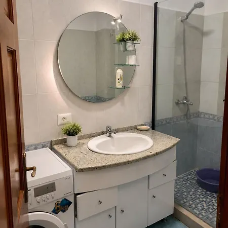 Apartment Liam Shkembi Kavajes *